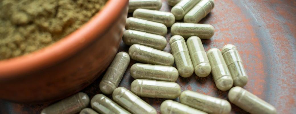 Greens Powder vs. Multivitamins