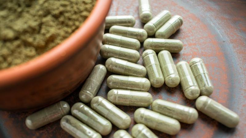 Greens Powder vs. Multivitamins