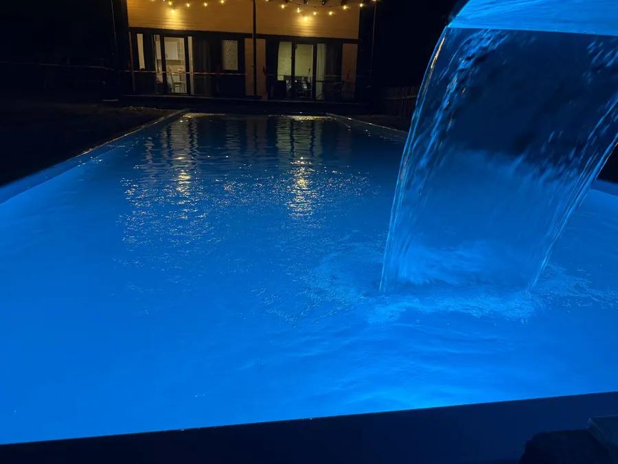 басейни зі скловолокна