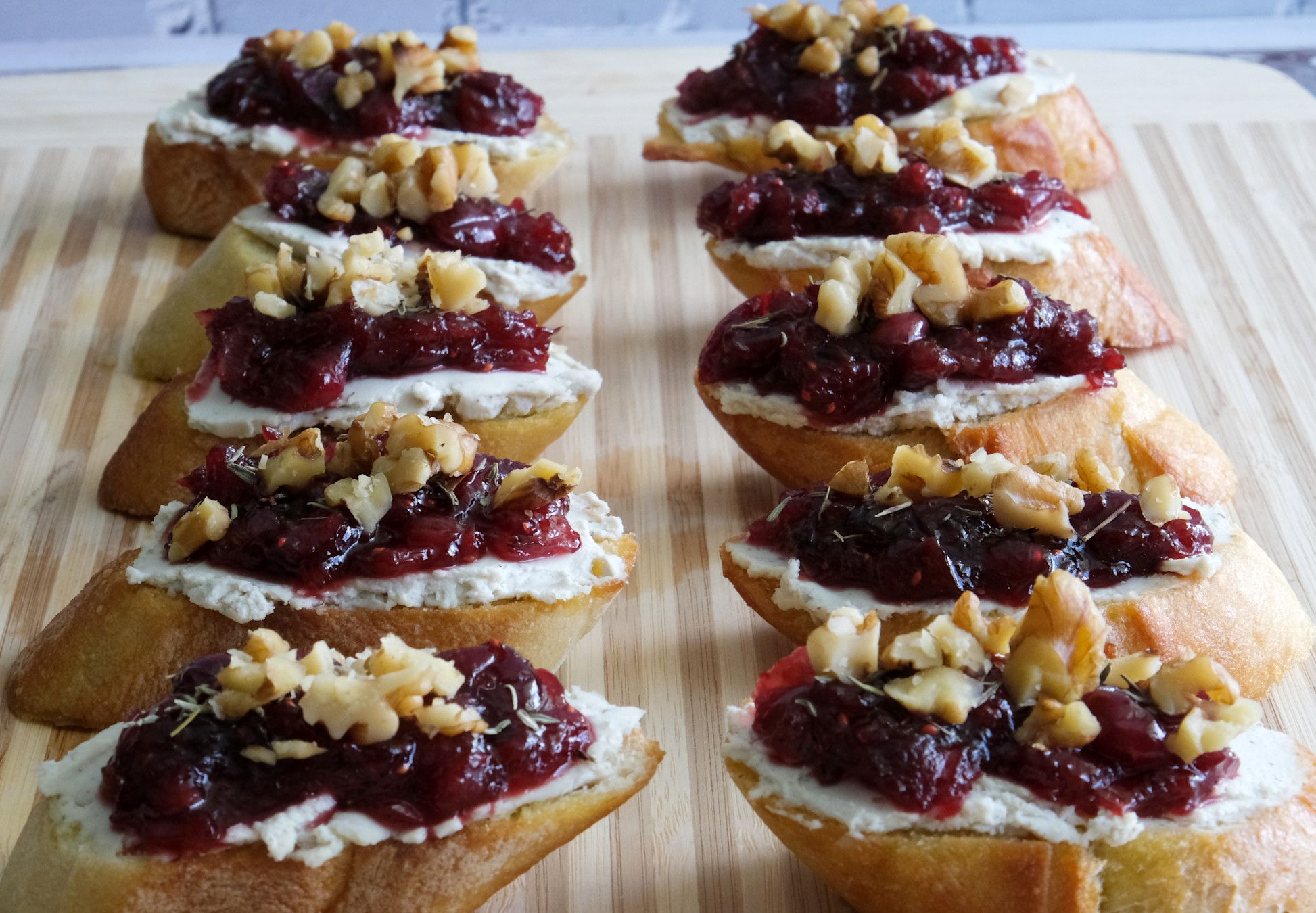 You should be able to make 15-18 crostini with this recipe.