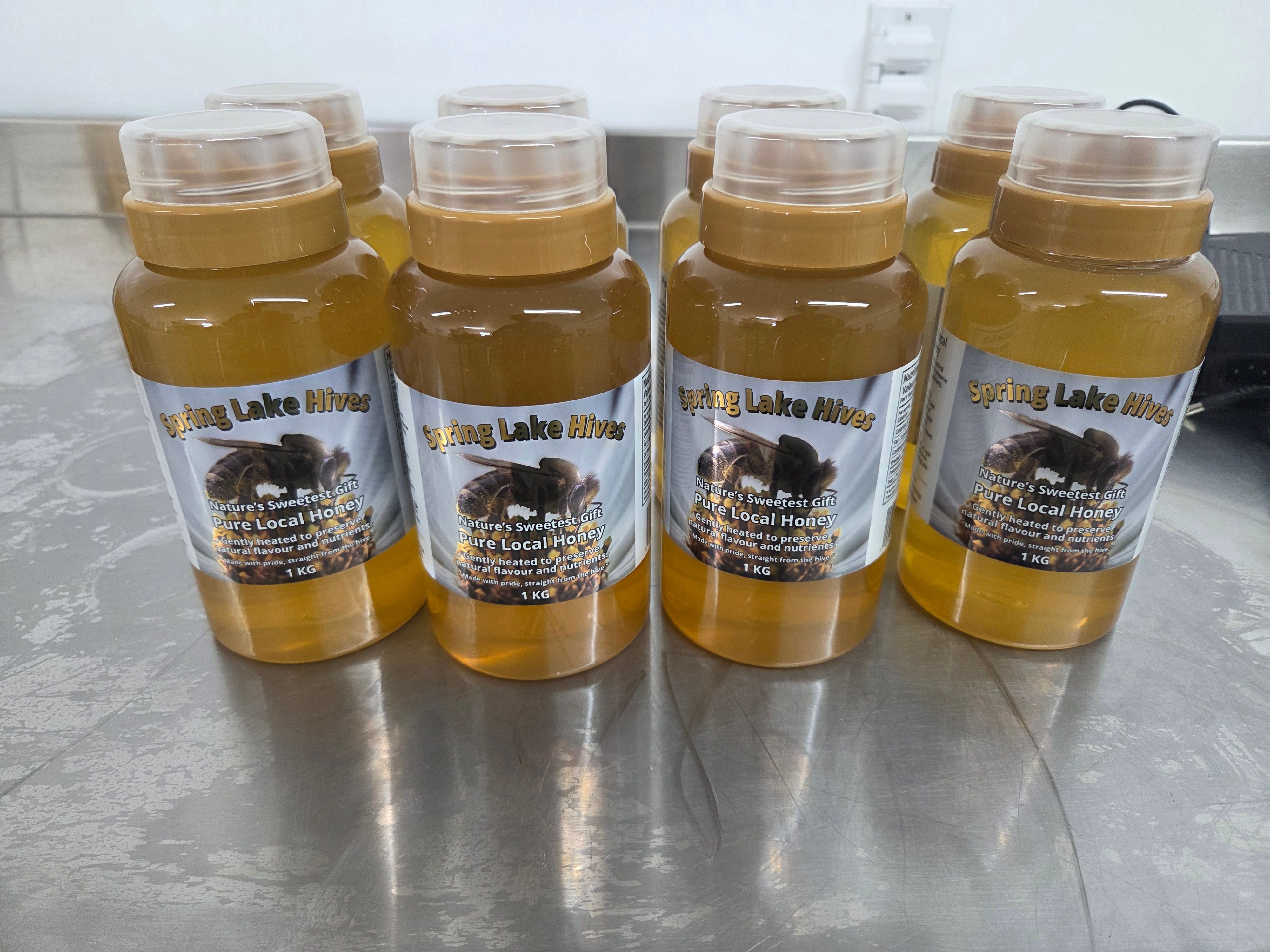 Pure liquid honey 