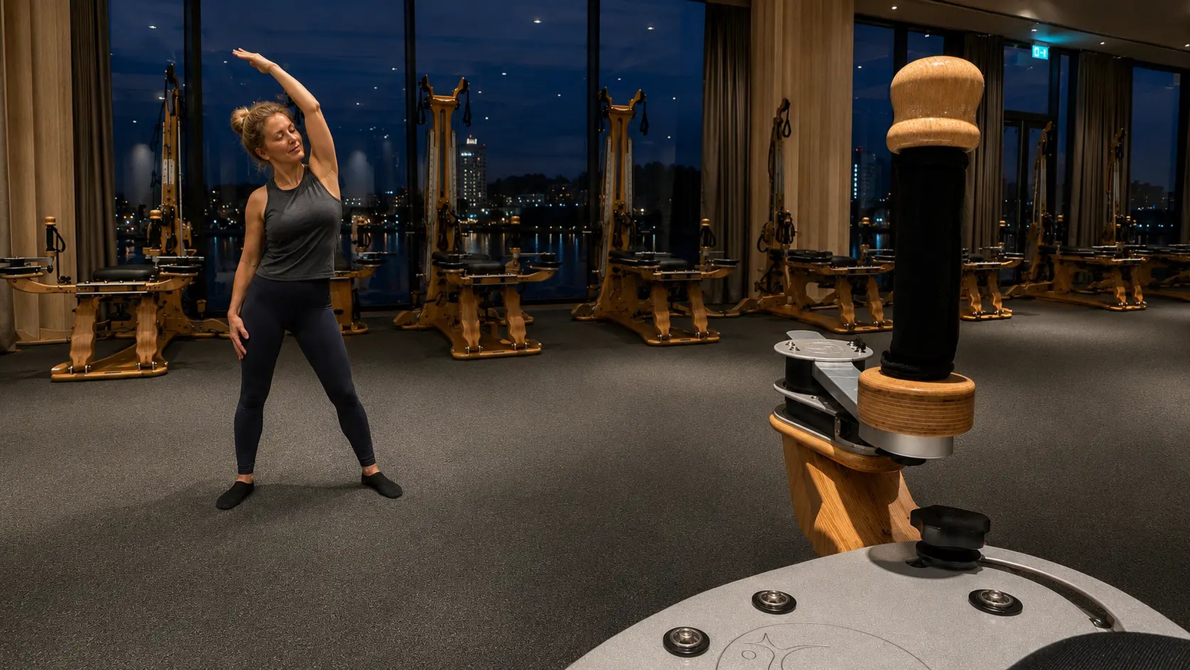 GYROKINESIS®-harjoittelua Pilates Ateljén salissa Helsingissä
