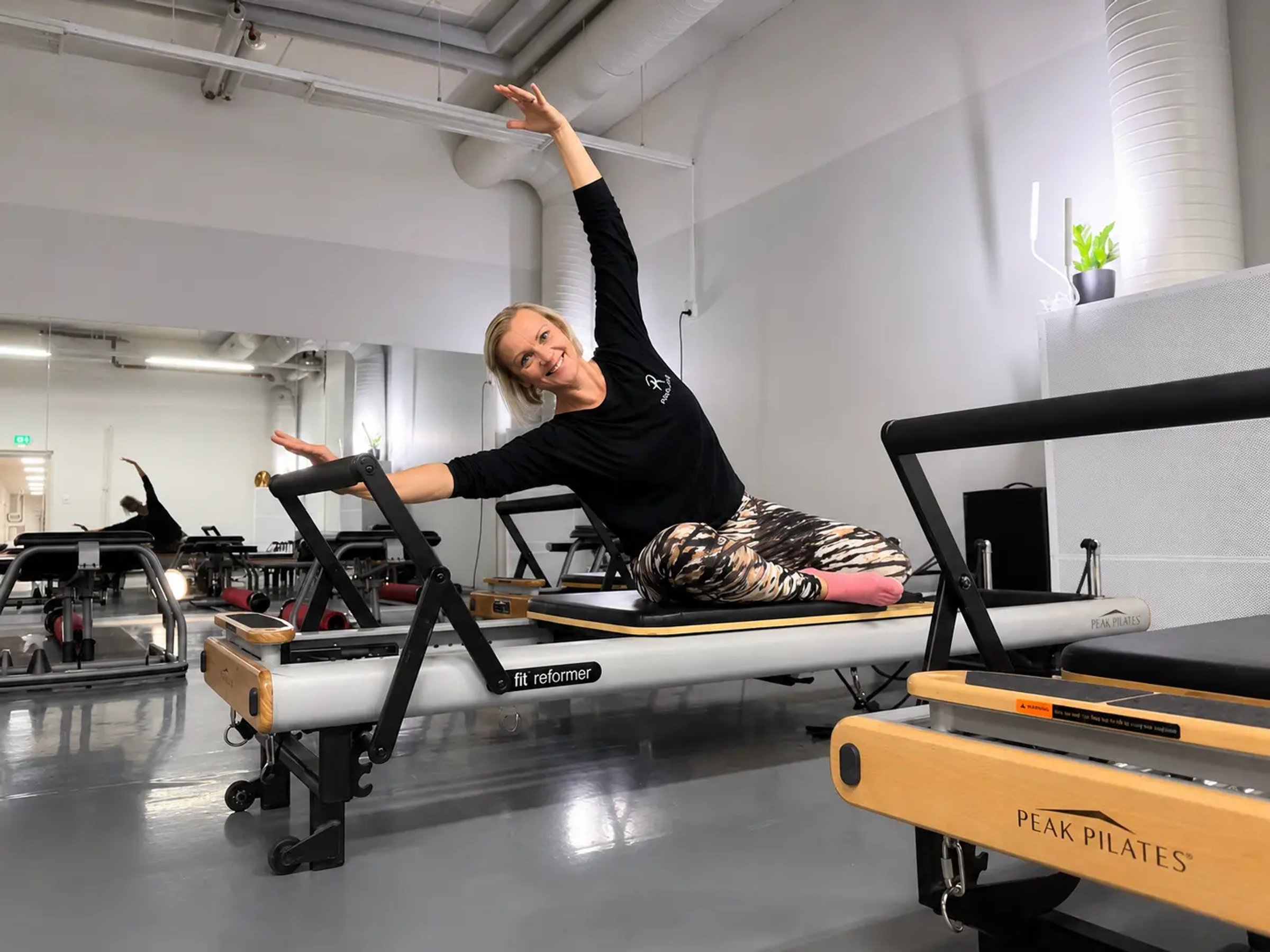 Ohjattu harjoitus Reformer-laitteella Pilates Ateljén salissa