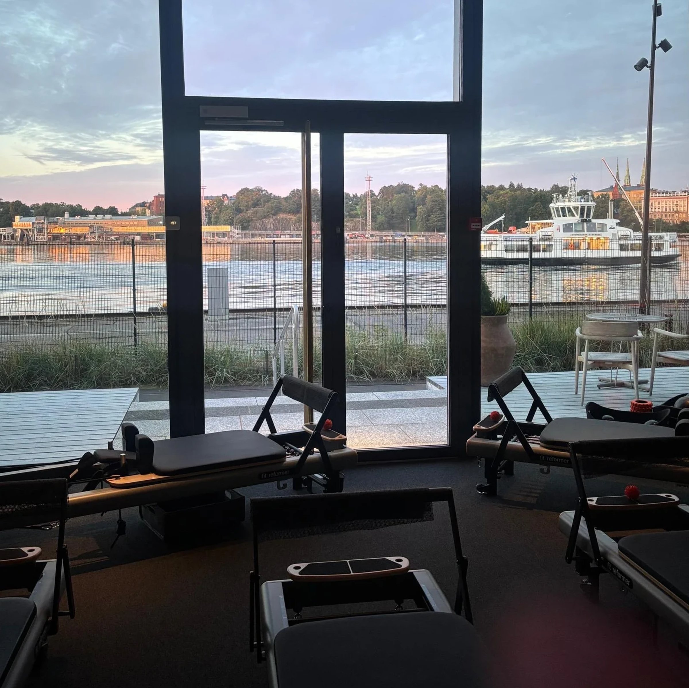 Pilates Ateljé Helsinki: sali laitteineen