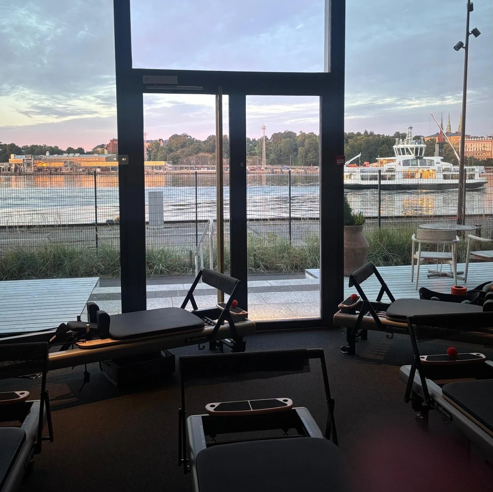 Pilates Ateljé Helsinki: sali laitteineen