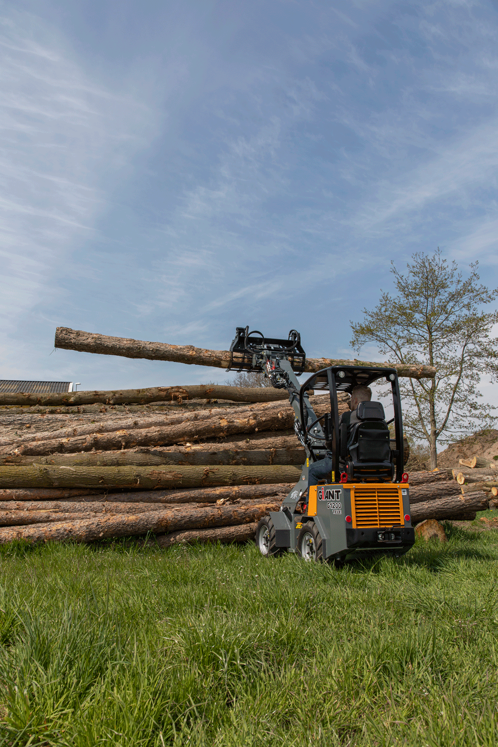 G1200 Telescopic Loader TOBROCO-GIANT UK 