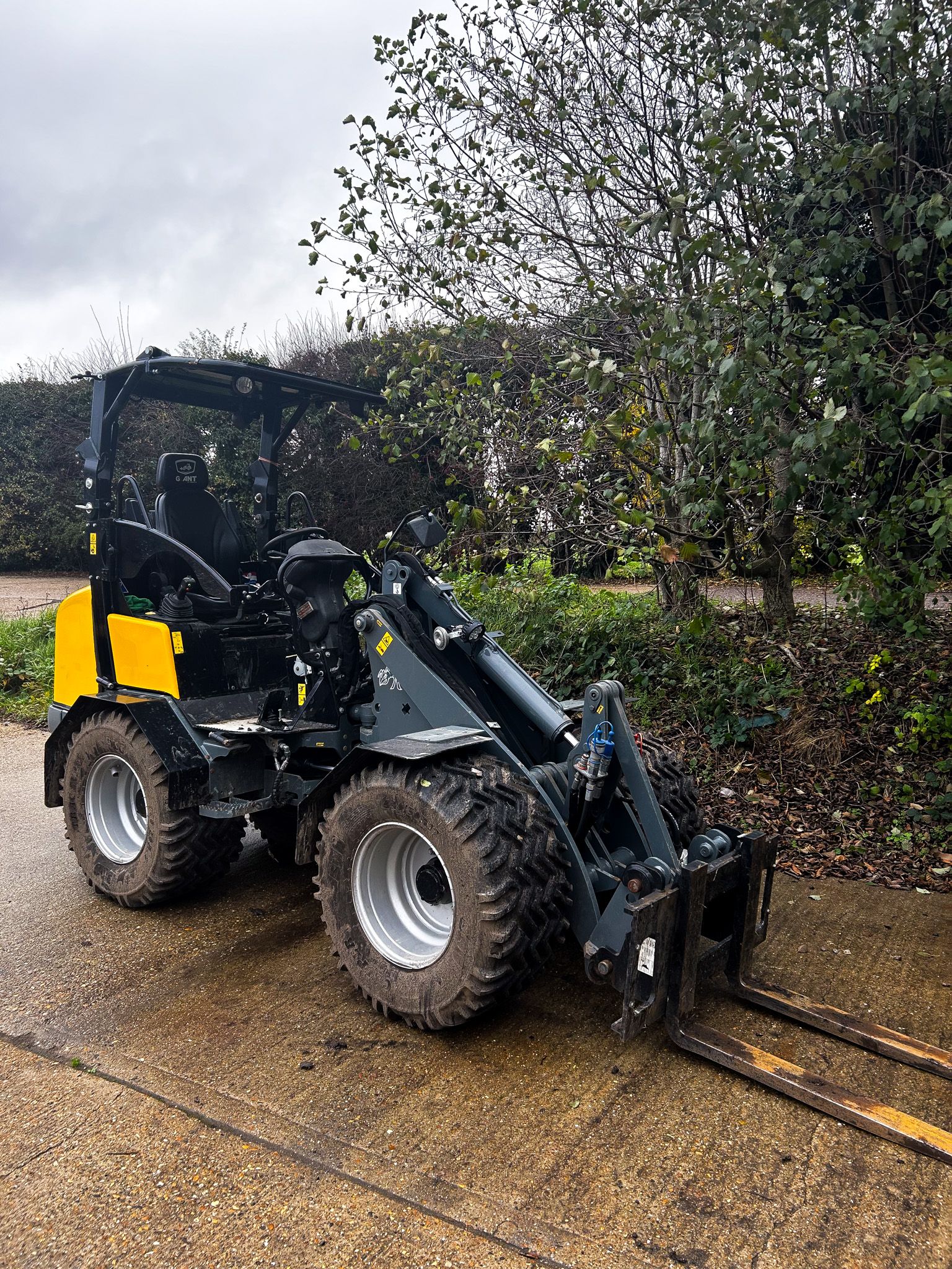 TOBROCO-GIANT V452T Wheeled Loader