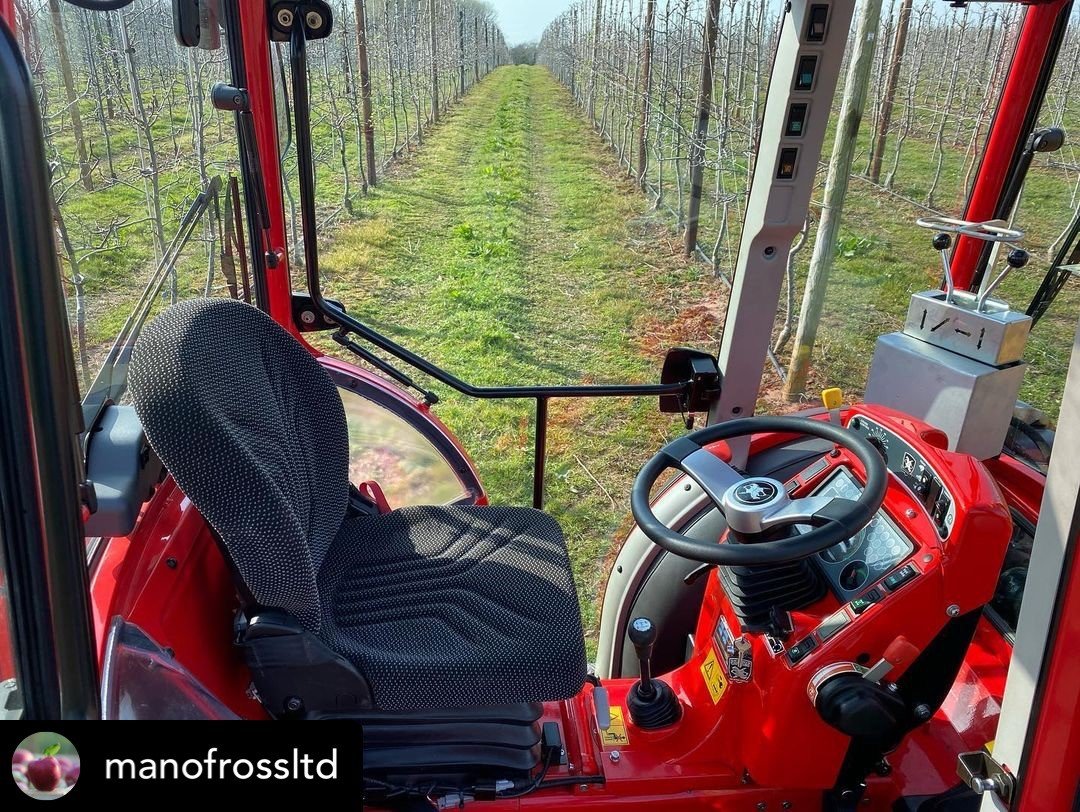 Antoino Carraro TRH 9800 Fruit Grower Tractor