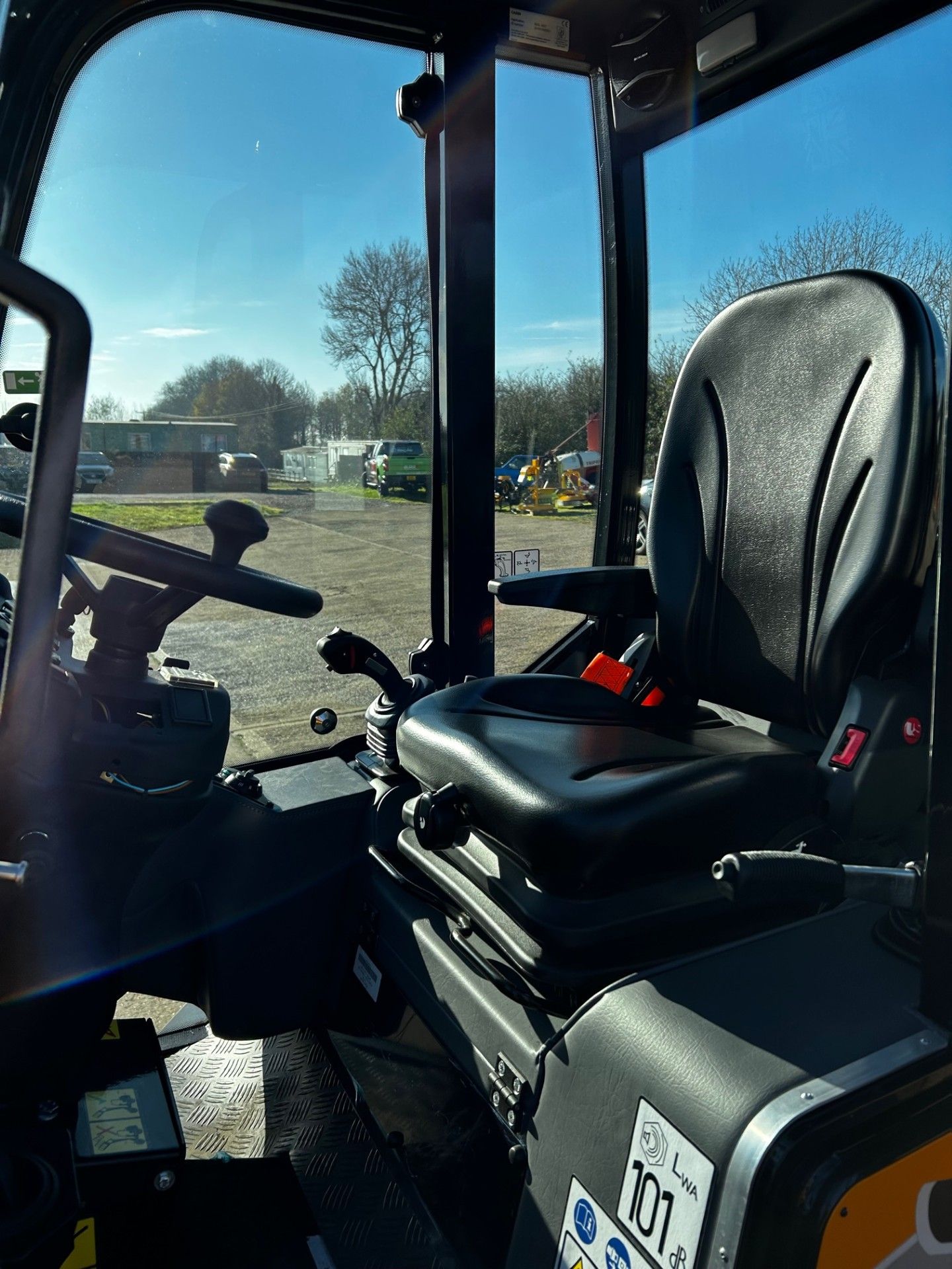 TOBROCO Giant G2500 Hd Loader