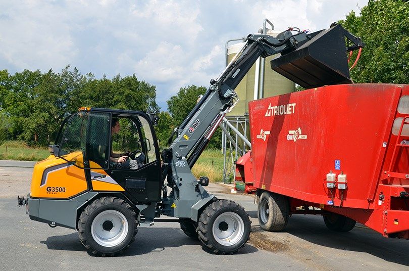 TOBROCO-GIANT G3500 Telescopic Loader
