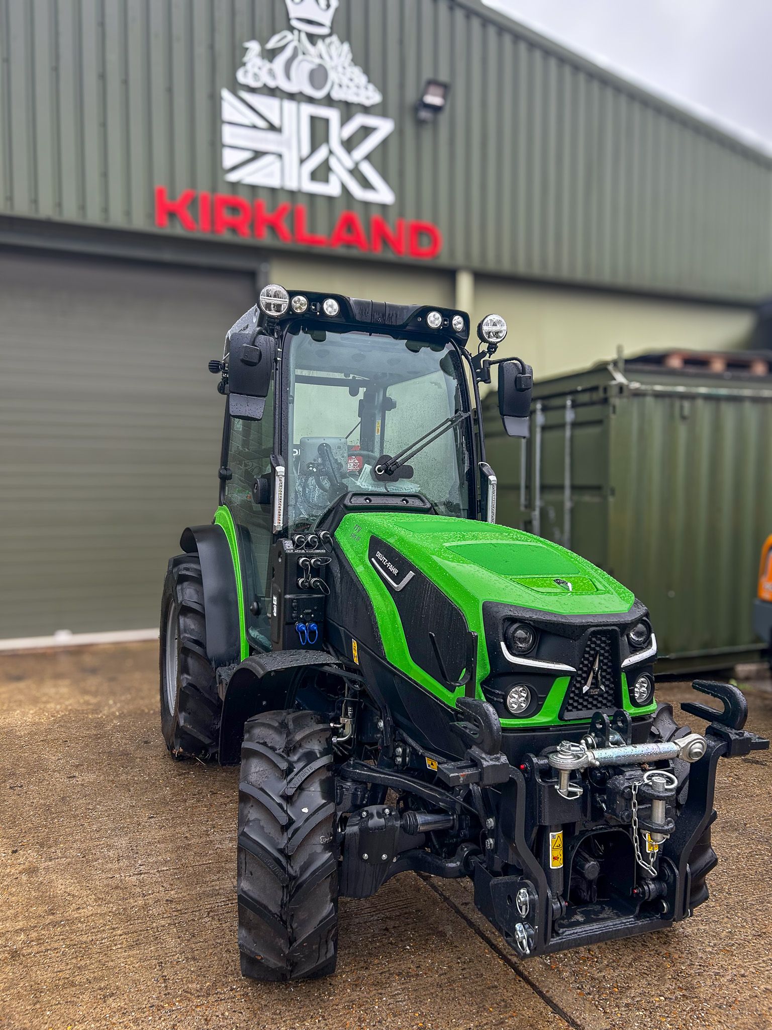 DEUTZ-FAHR 5 DF TTV 4-Wheel Steer Tractor | 116 HP