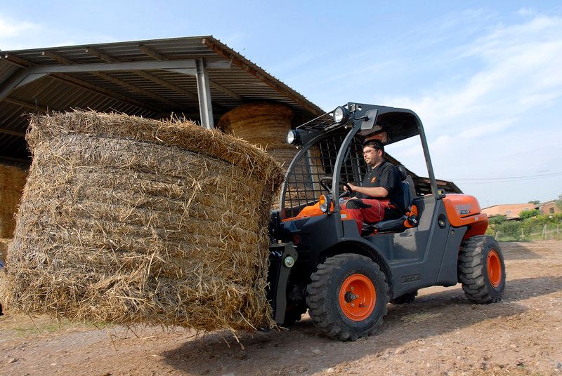AUSA T144H Rough Terrain Telehandler 3