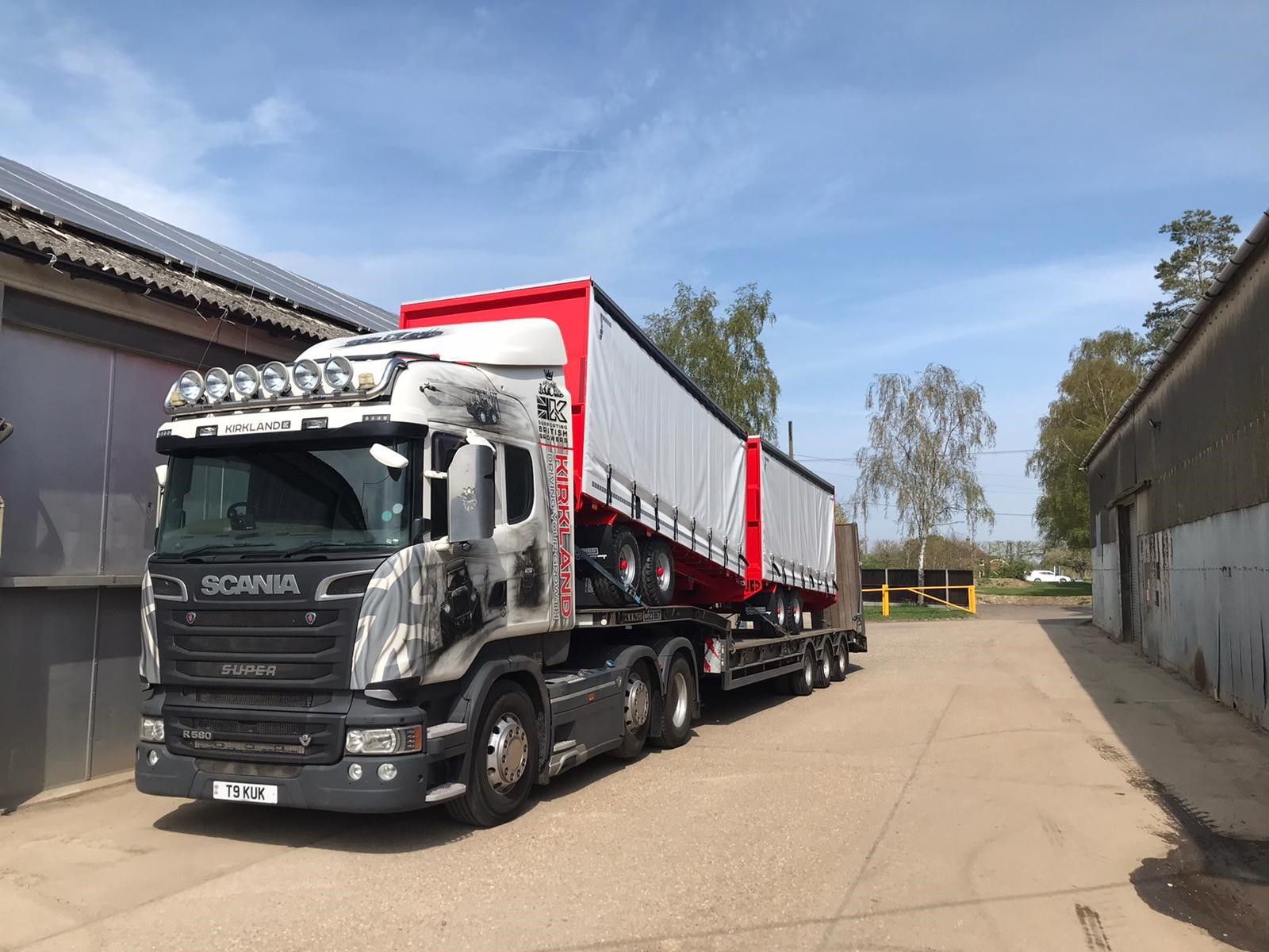 8x custom-made trailers delivered!