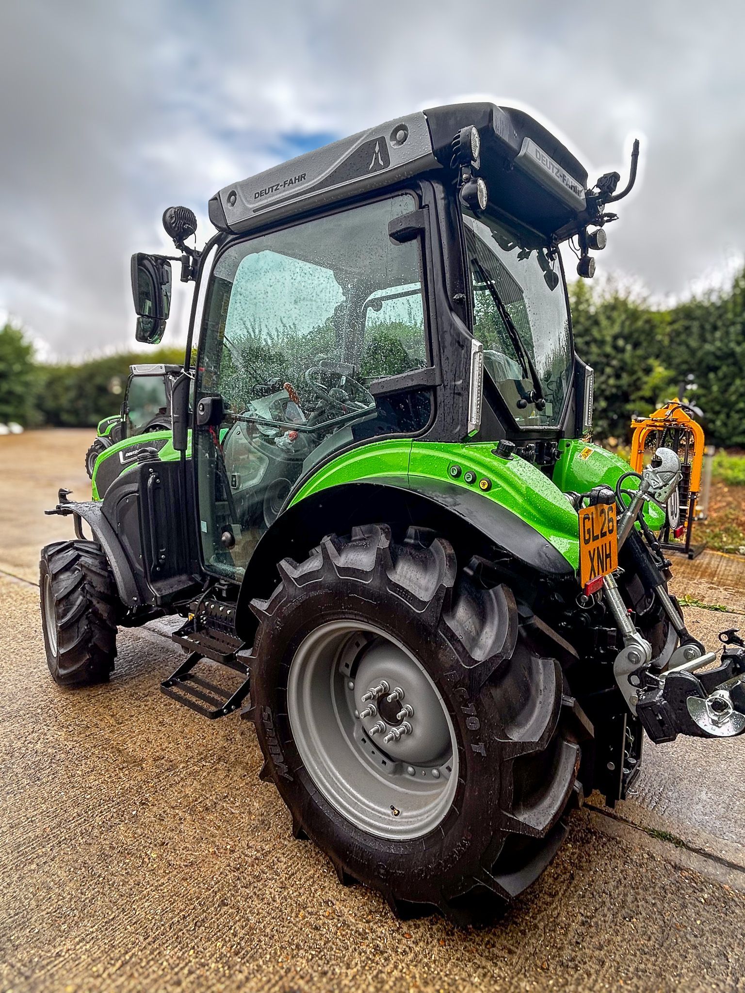 DEUTZ FAHR DF TTV 4 Wheel Steer Tractor 