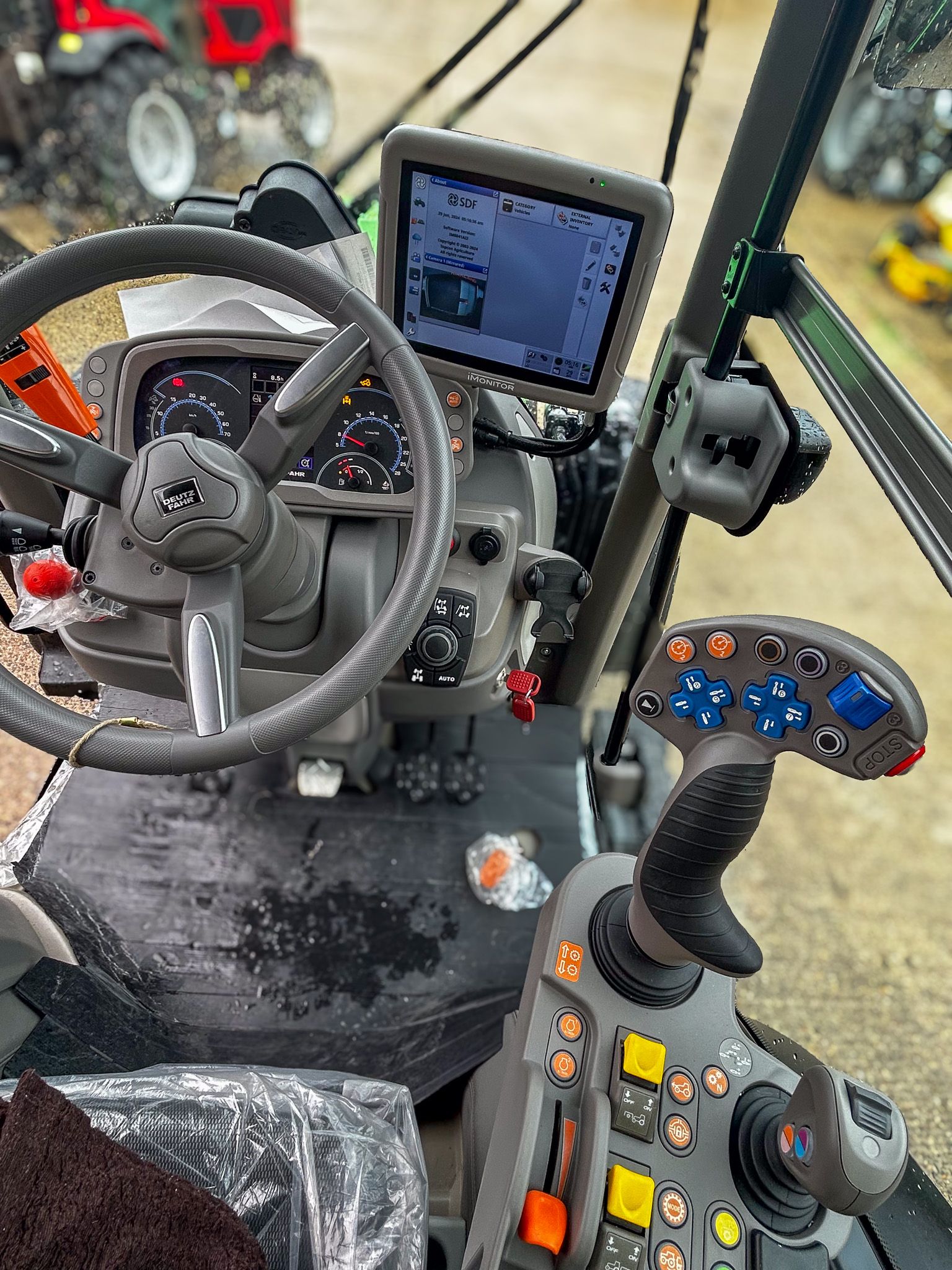 DEUTZ FAHR DF TTV 4 Wheel Steer Tractor 