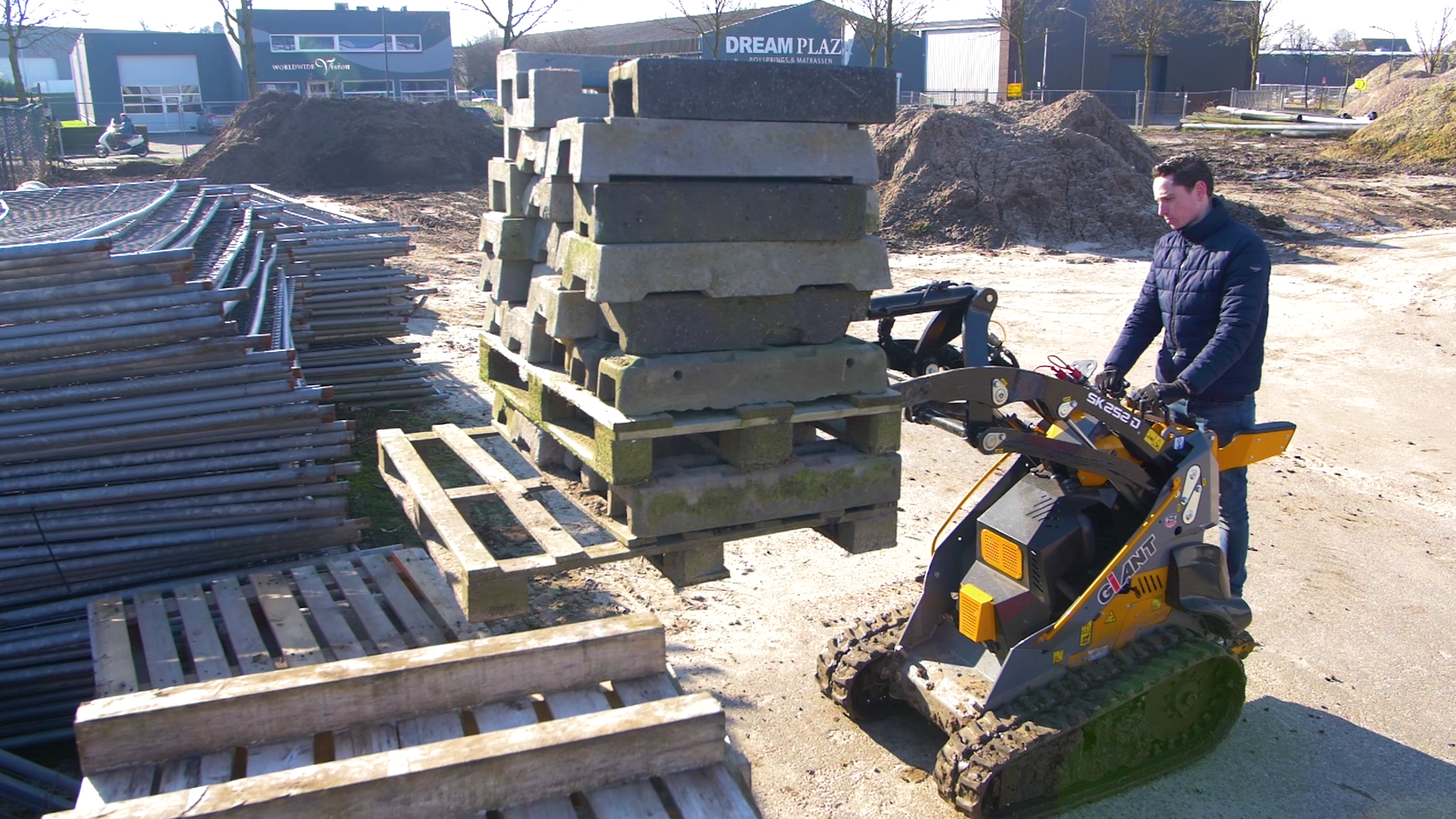 TOBROCO-GIANT GS950T Tracked Skid Steer