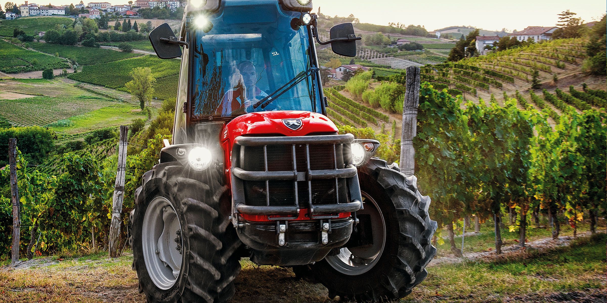 Antonio Carraro TRG 8900 Tractor by Kirkland UK 