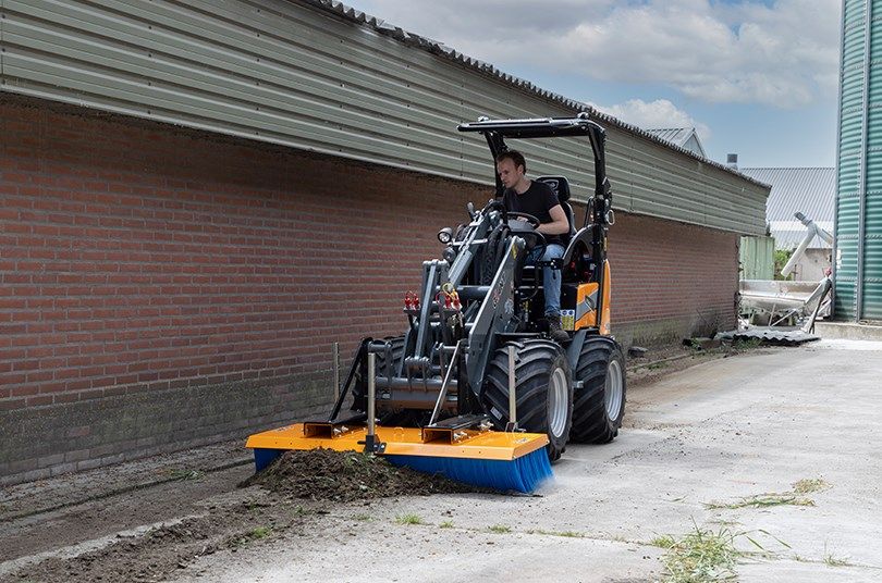 g1500 wheeled loader by Kirkland UK 