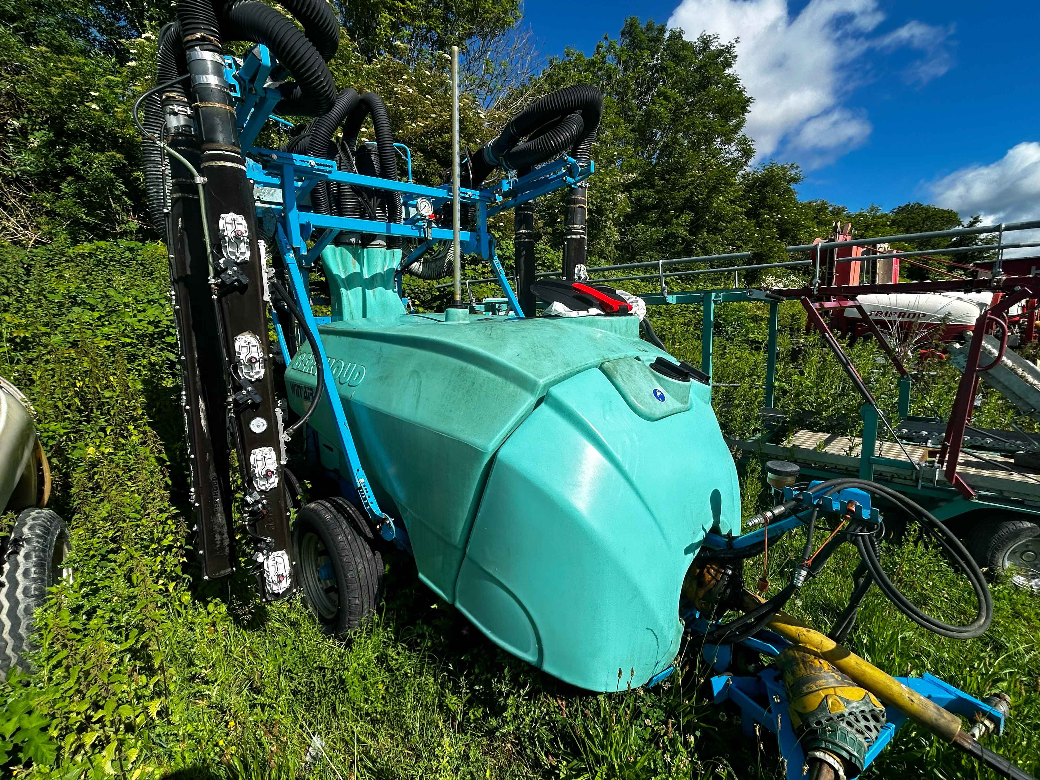 Berthoud WIN'AIR 3 Row Sprayer