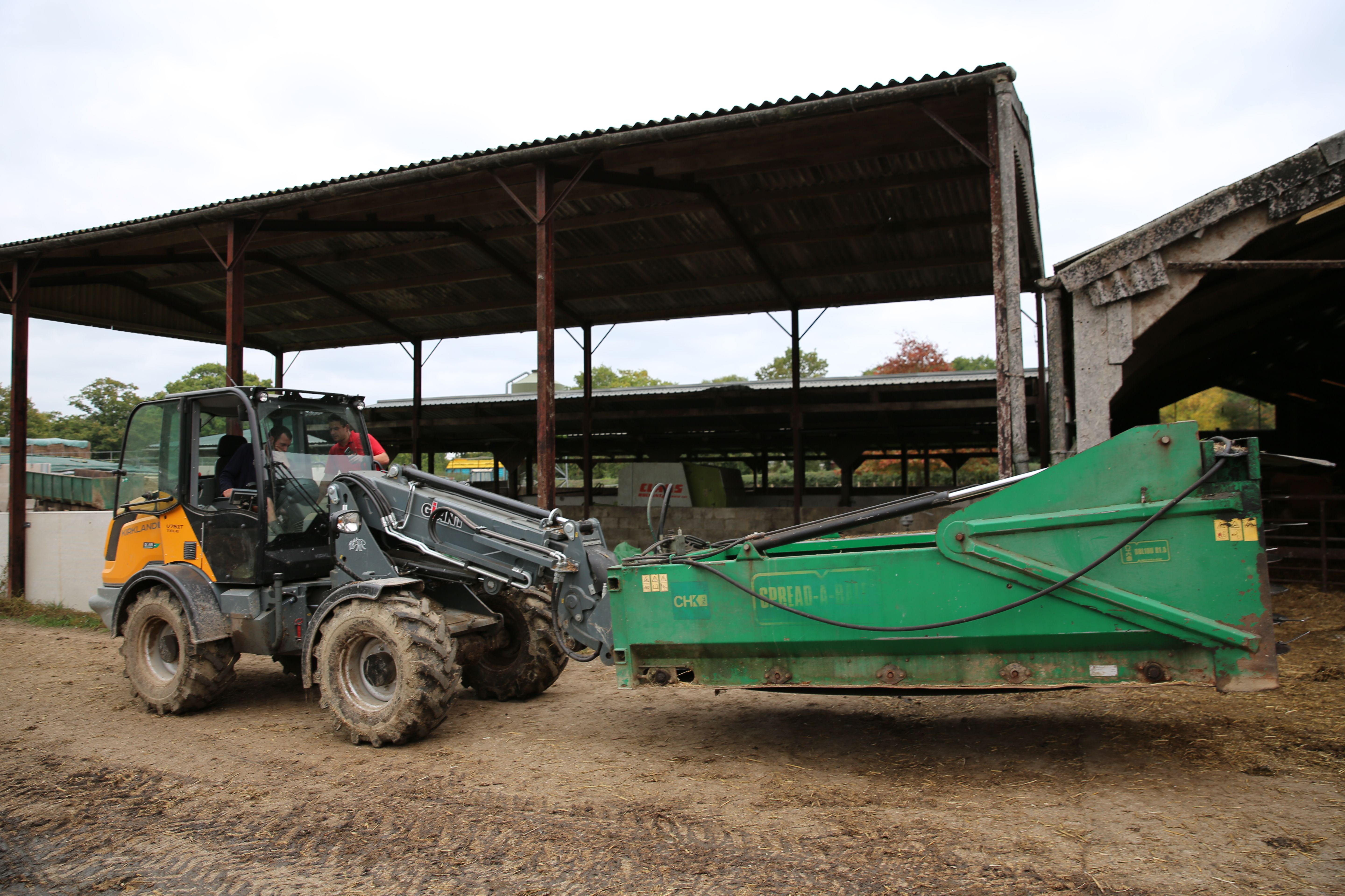 Dairy Farmer praises GIANT V761 Telescopic Loader