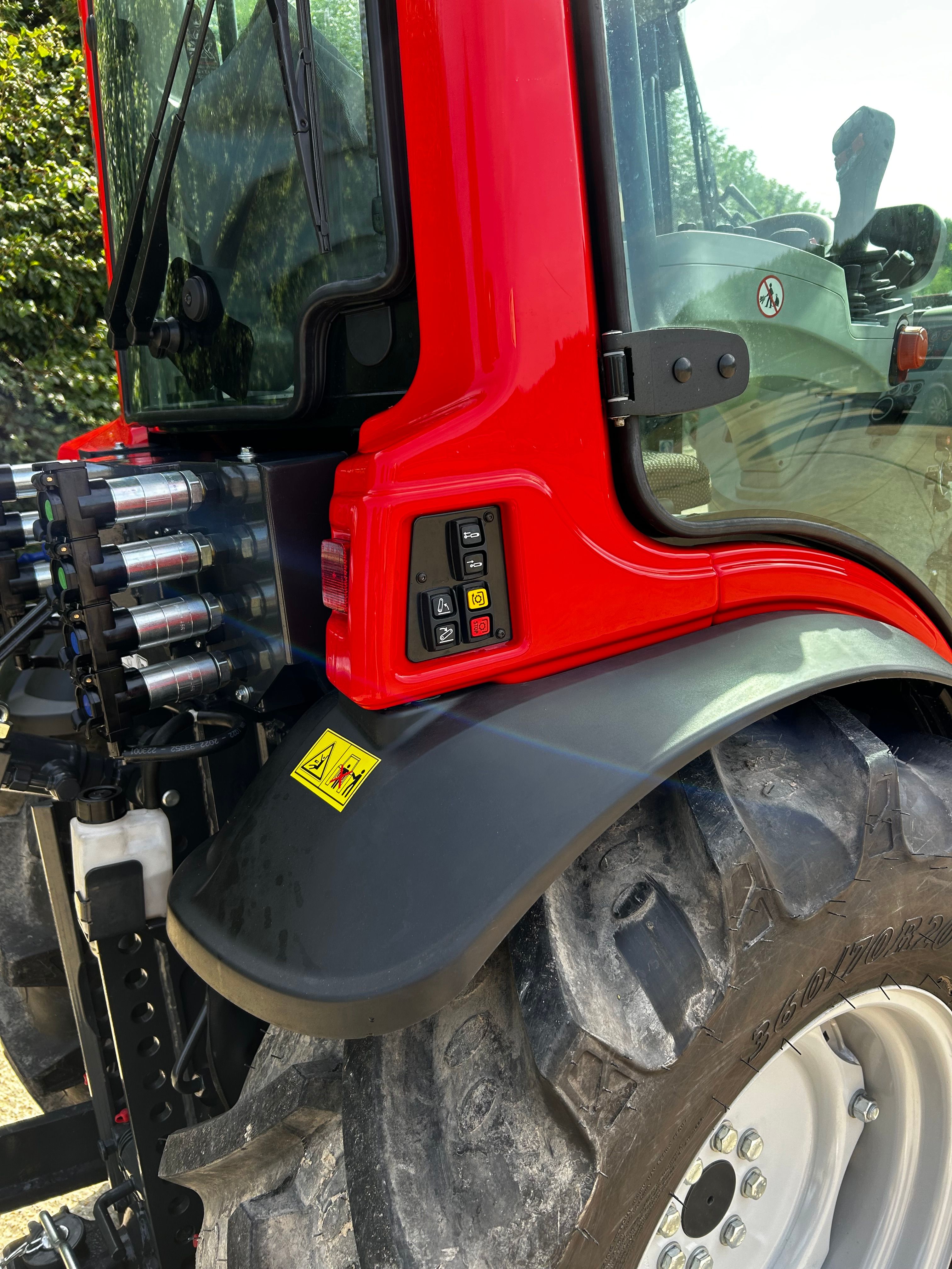 Antonio Carraro TONY V Tractor