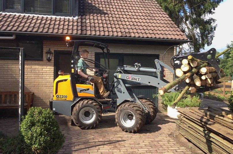 Giant G2200 Wheeled Loader Range