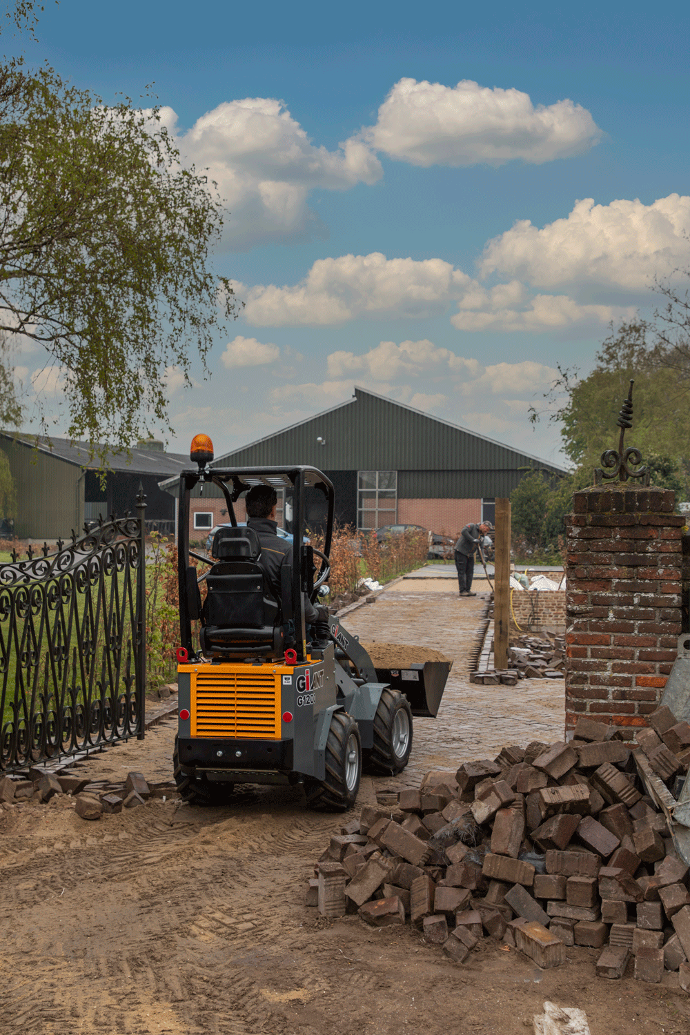 G1200 Telescopic Loader TOBROCO-GIANT UK 