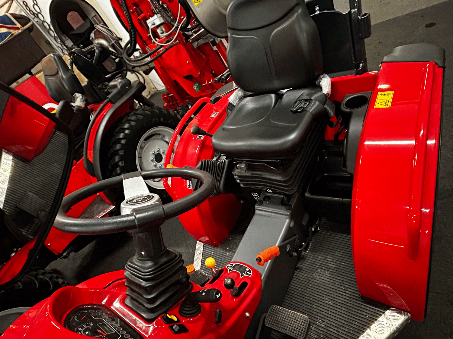 Antonio Carraro Tigre 3800 Narrow Tyres