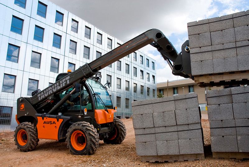 AUSA T204 Telehander