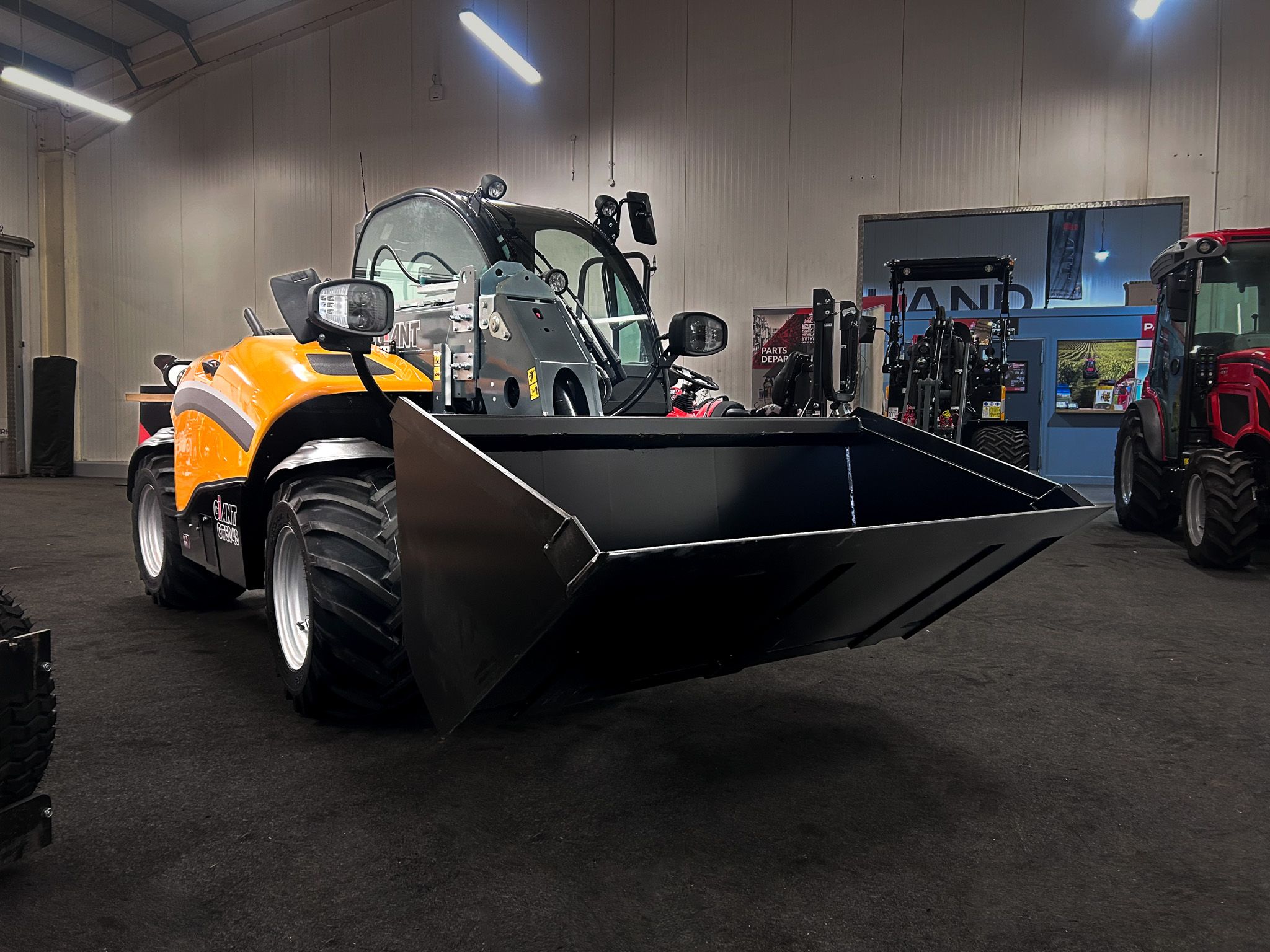 TOBROCO-GIANT 5048 Telehandler 