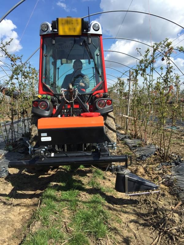 MANTIS Weed Control Sprayer