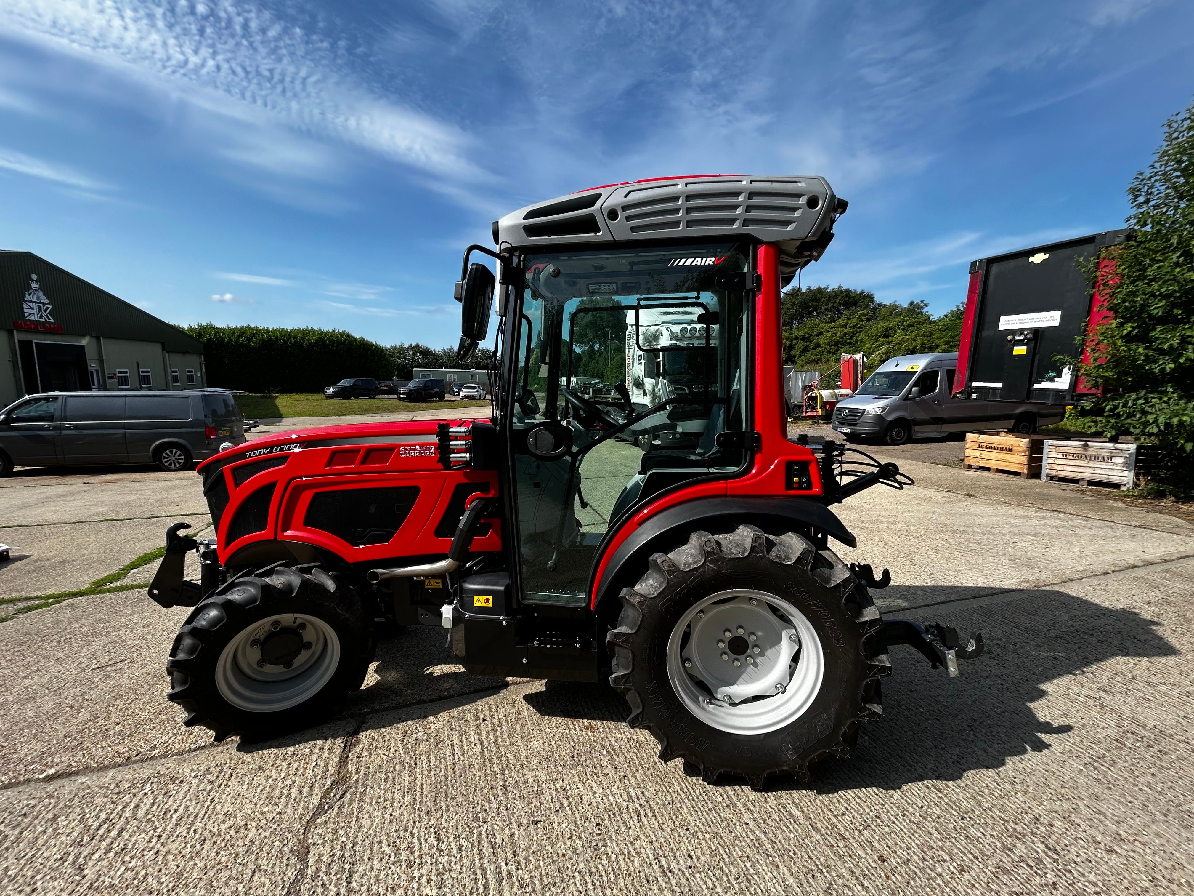 TONY V Conventional Tractor