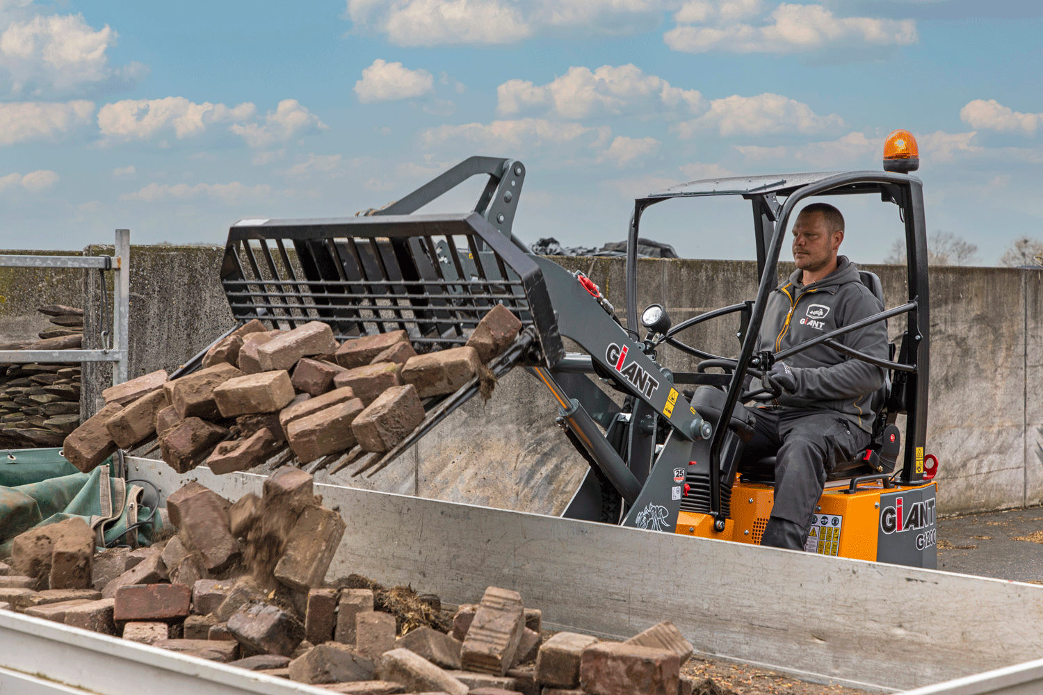 G1200 Telescopic Loader TOBROCO-GIANT UK 