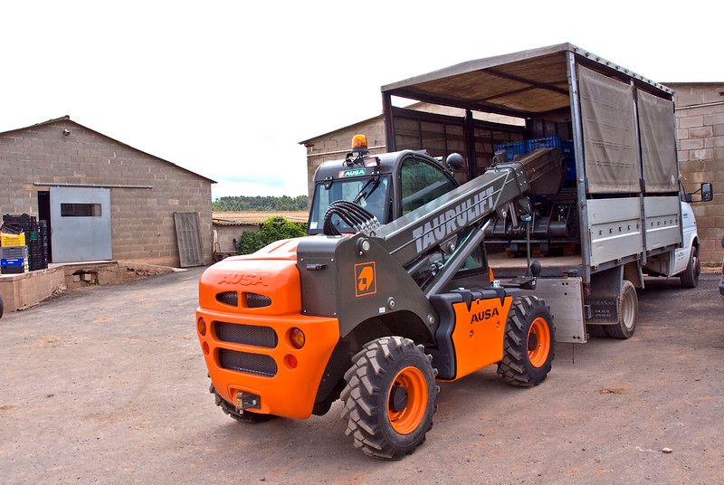 AUSA T204H Rough Terrain Tele