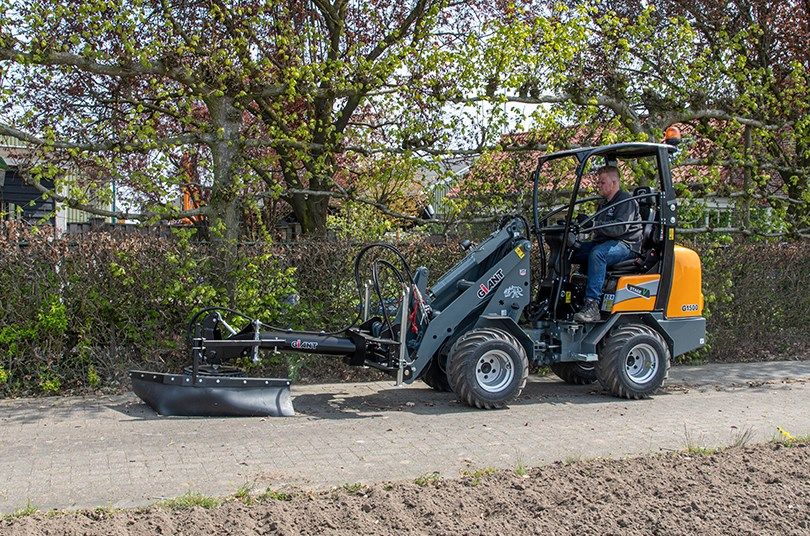 g1500 wheeled loader by Kirkland UK 
