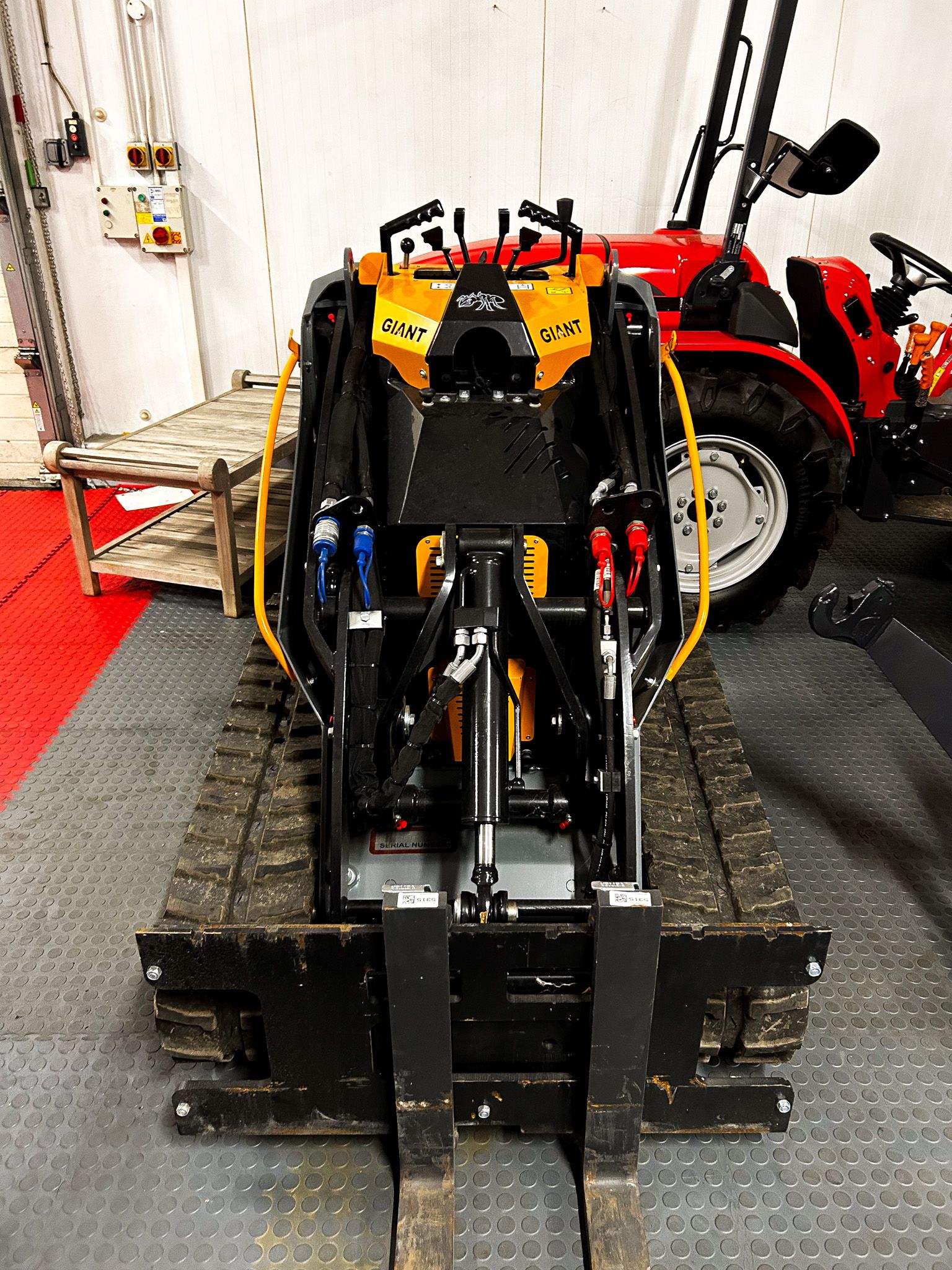 Skid Steer GS950T on Tracks