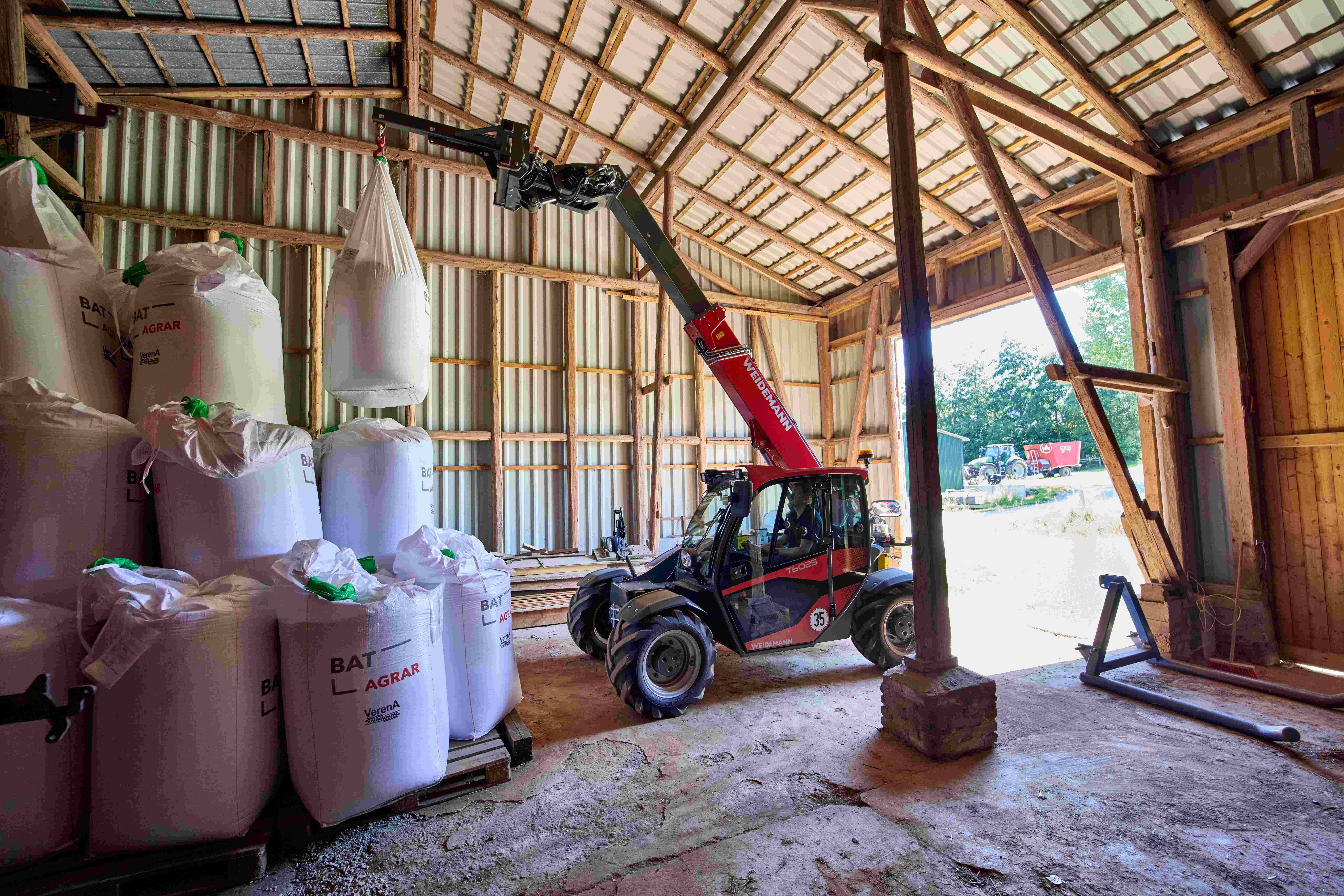 Weidemann T6025 telehandler