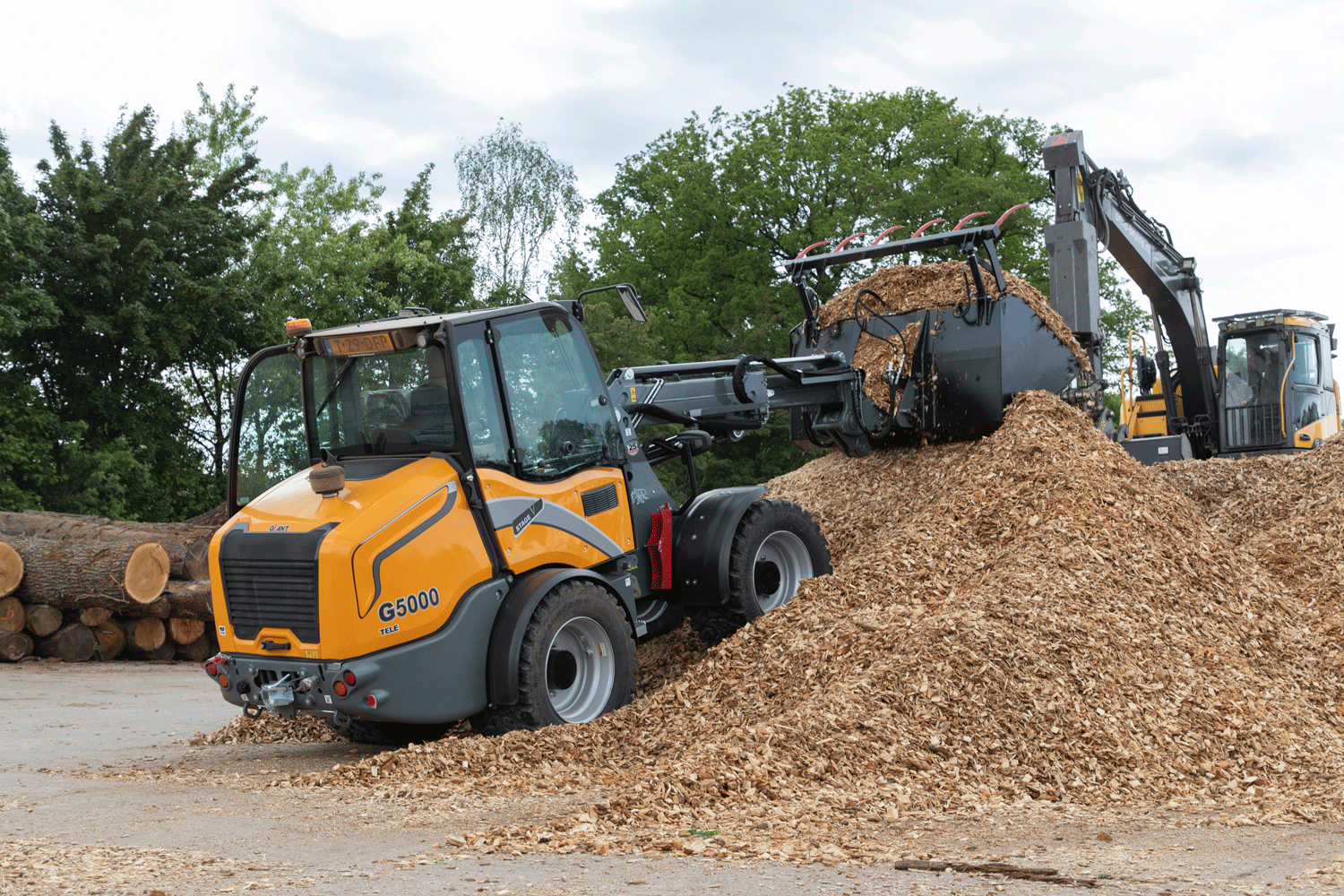 G5000 Telescopic Loader by TOBROCO-GIANT