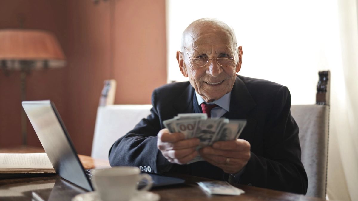 finance broker