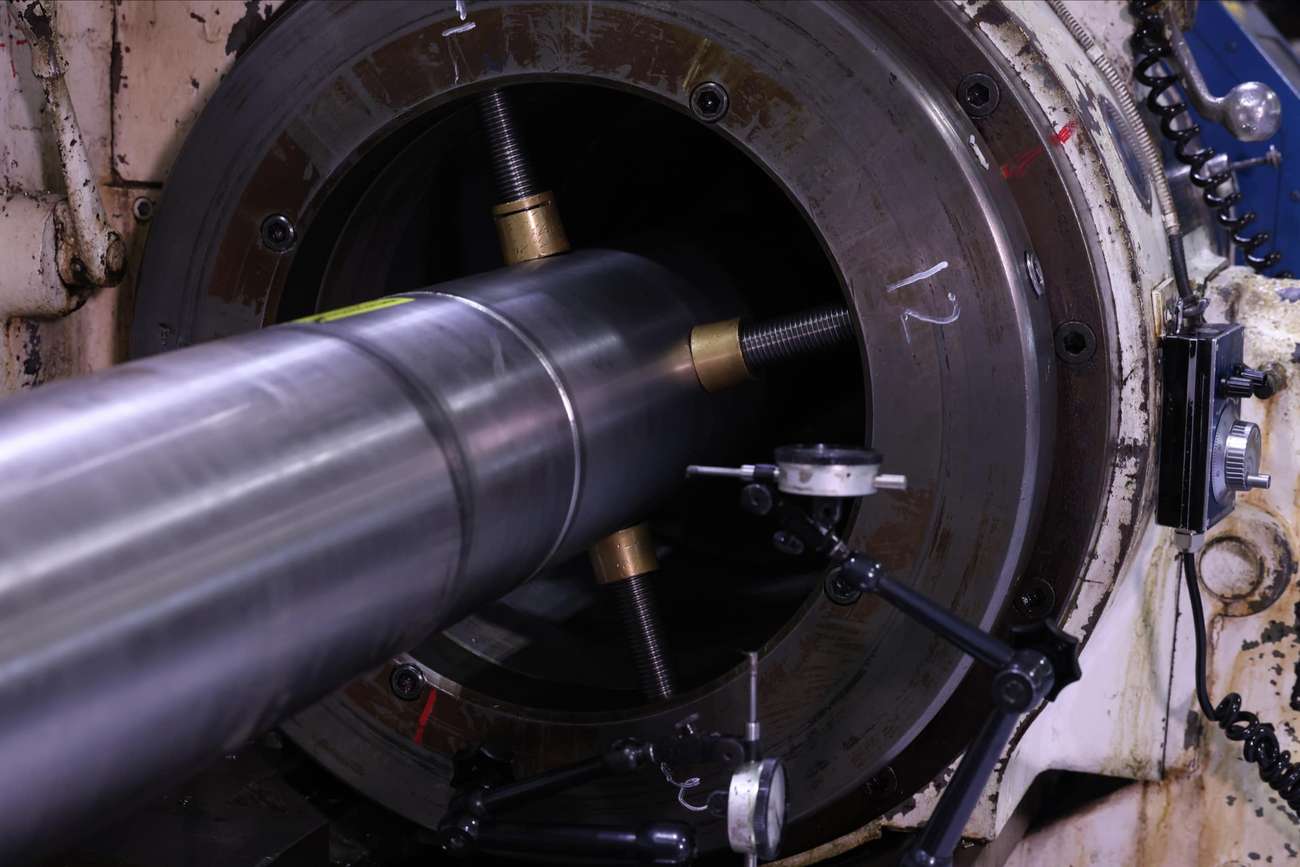 Metal tube in manufacturing machine