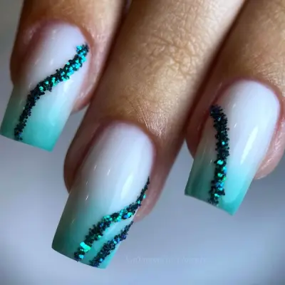 Vague turquoise glitter