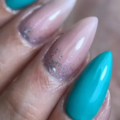Turquoise et nude paillettes