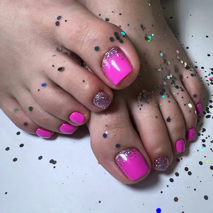 Pédicure rose paillettes