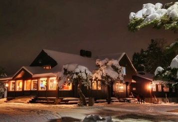 Skihytta vinterkveld