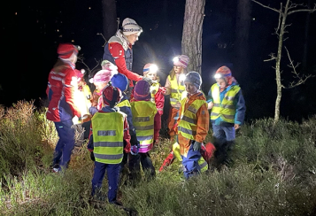 Barn som leger i skogen; Foto: Kim Krogstad