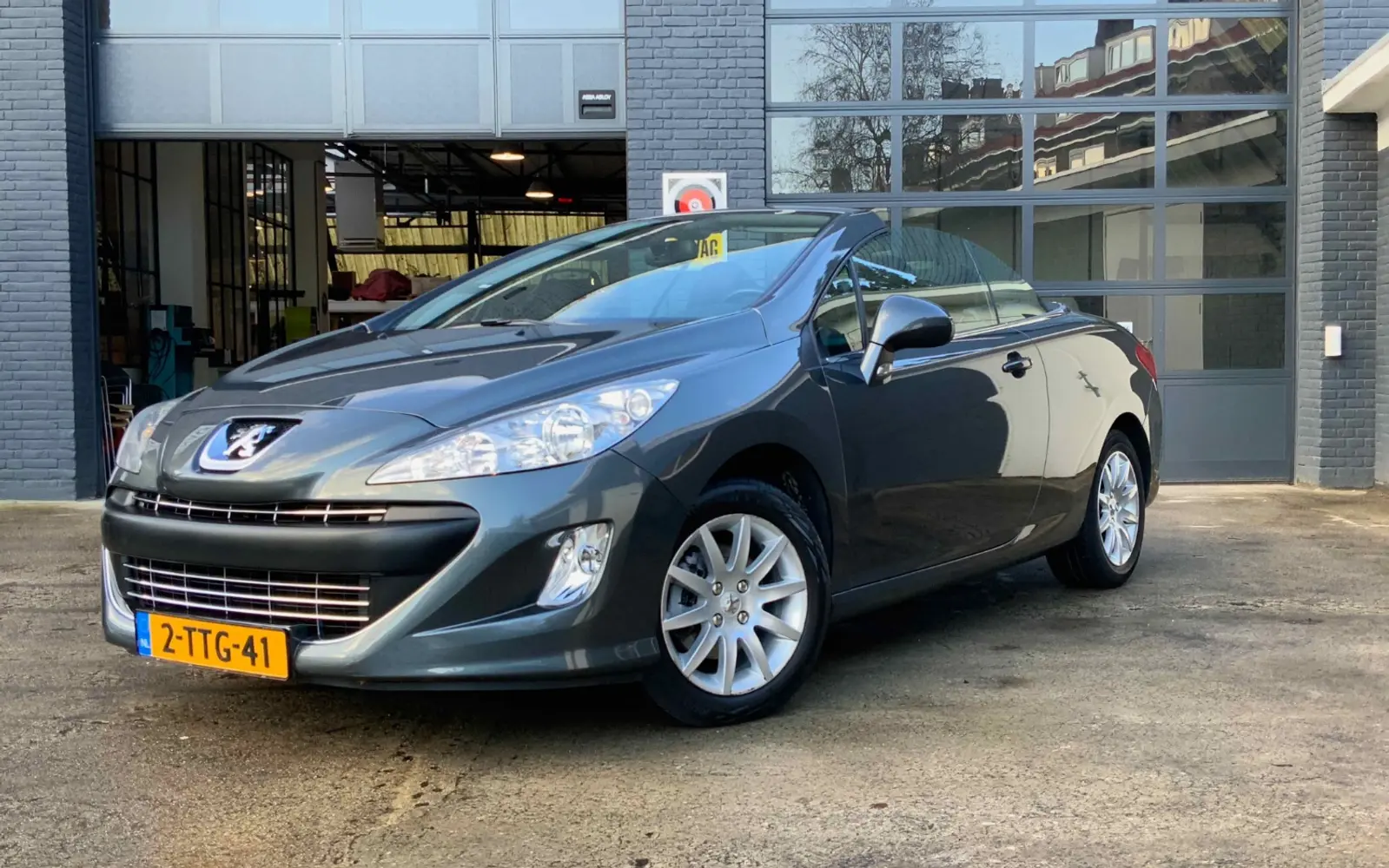 Peugeot 308 Cabrio met lage km stand