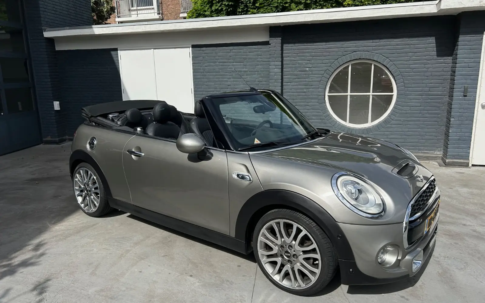 Mini Cooper S cabrio (lage km stand)