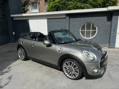 Cooper S cabrio (lage km stand)