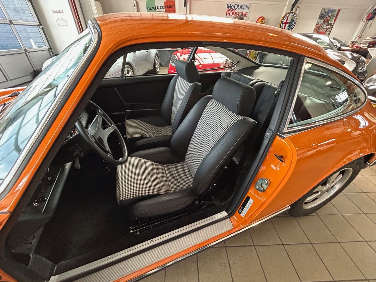 Porsche 911T in nieuwstaat