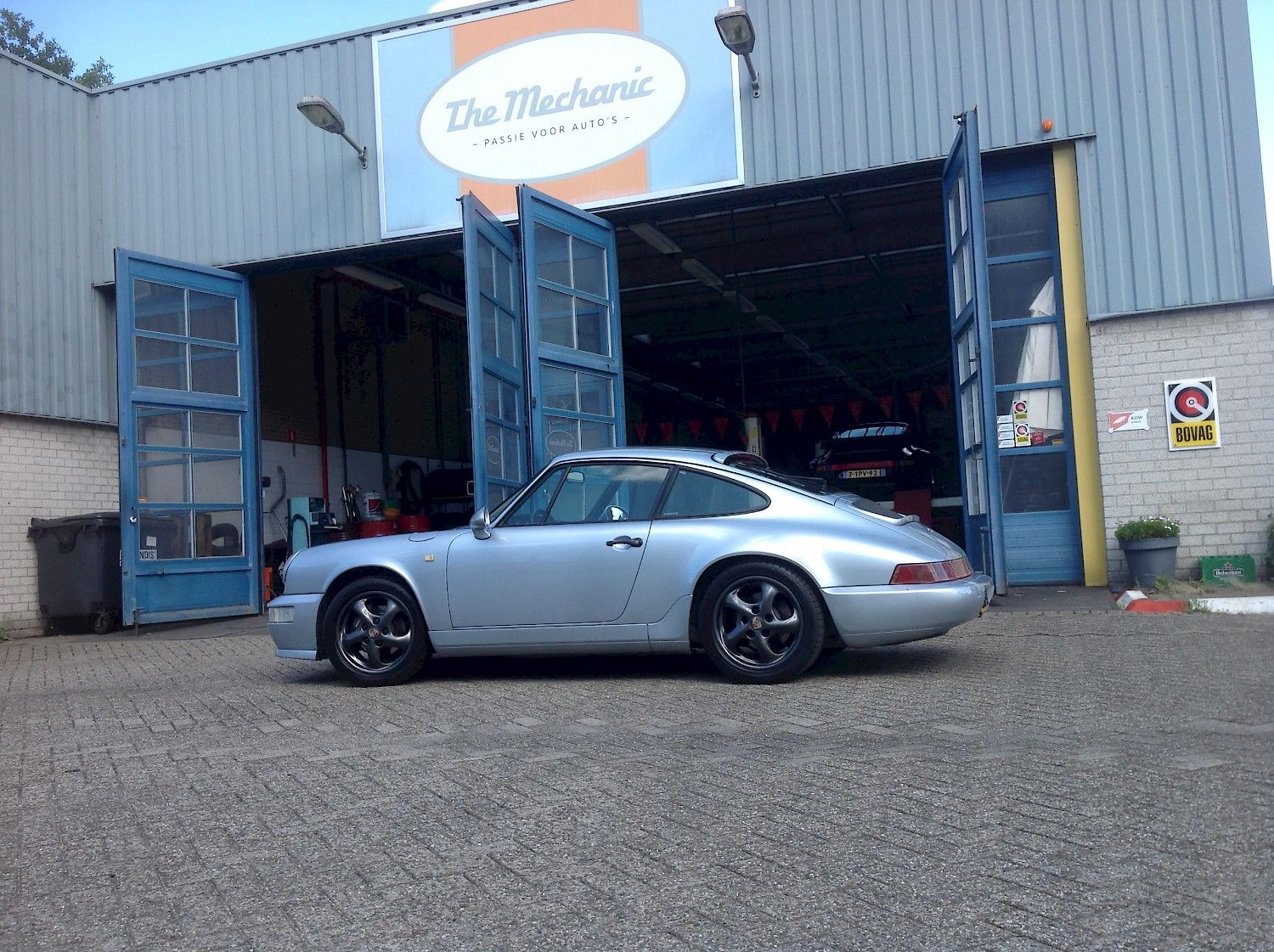 Porsche 964
